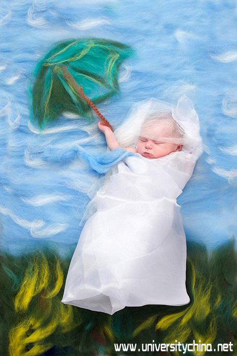 美摄影师将熟睡婴儿完美融入名画