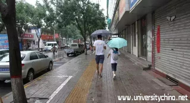 山中小镇——记中阳老城区初印象 漫步于雨后的中阳县城，清新、悠闲