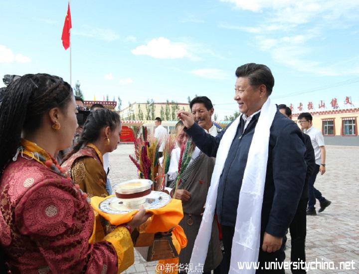 习近平到青海考察，到长江源村同藏族同胞共话幸福生活