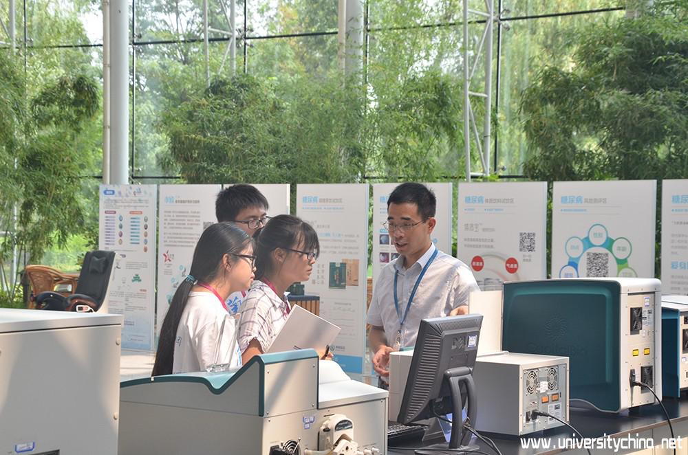 兰州大学学子走进北京中关村生物科技企业 求解就业难题
