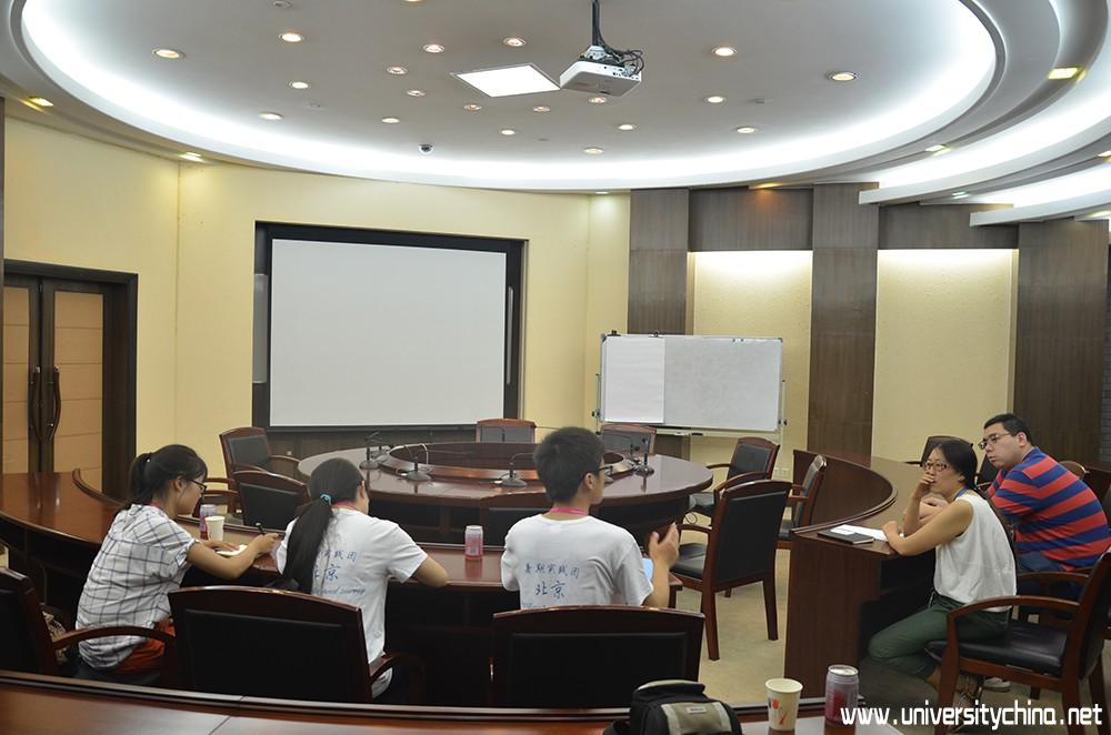 兰州大学学子走进北京中关村生物科技企业 求解就业难题