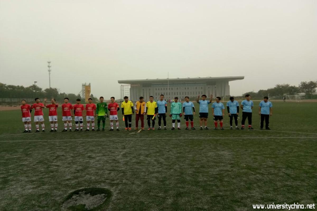 中国矿业大学矿业学院足球队积极参加新生足球赛