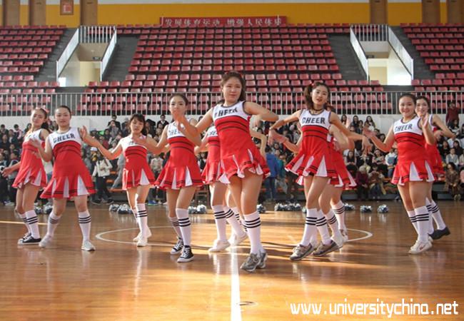 十年坚持不寻常，文体交融呈特色 ——湖南省第十届人文杯篮球赛顺利开幕