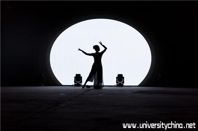 2018第六届“魅夜乌马河”校园戏剧节盛大开幕 渲染信院最强色彩